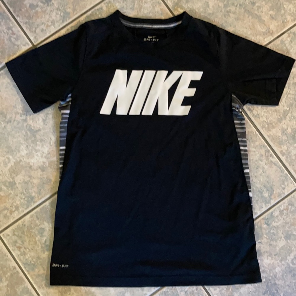 Nike Dry-Fit shirt Youth Large